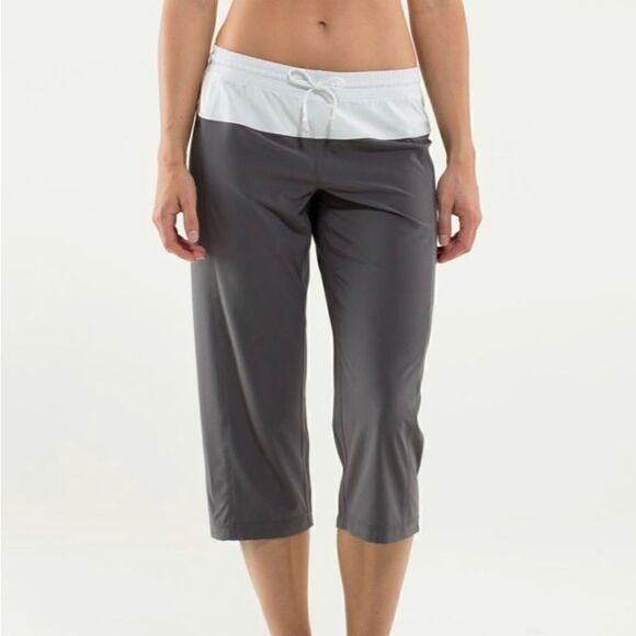 🌸Lululemon Step Lively Crop 82  - Picture 4 of 4